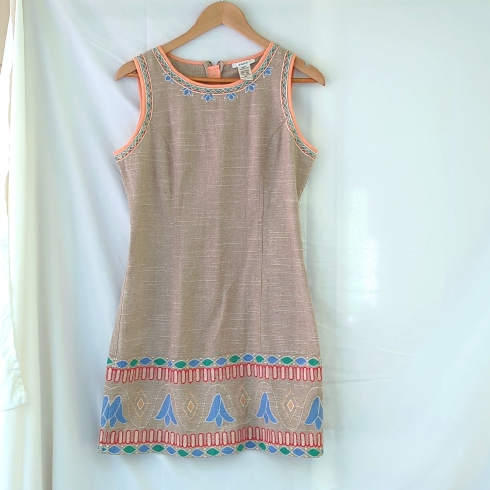 Esley embroidered cotton dress with beautiful floral details